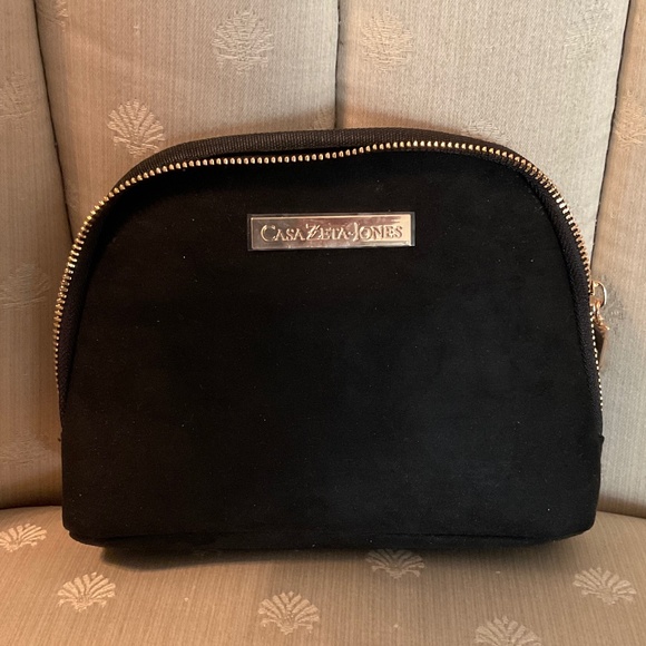 casa zeta-jones cosmetic bag, 6 x 7, new condition - Picture 2 of 4